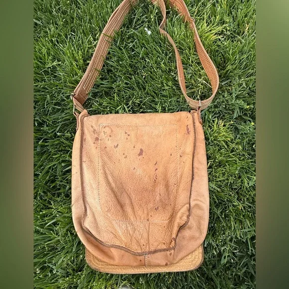 Bed Stu Cobbler Series Genuine Leather Bag with Brass Studded American Flag - Picture 8 of 13